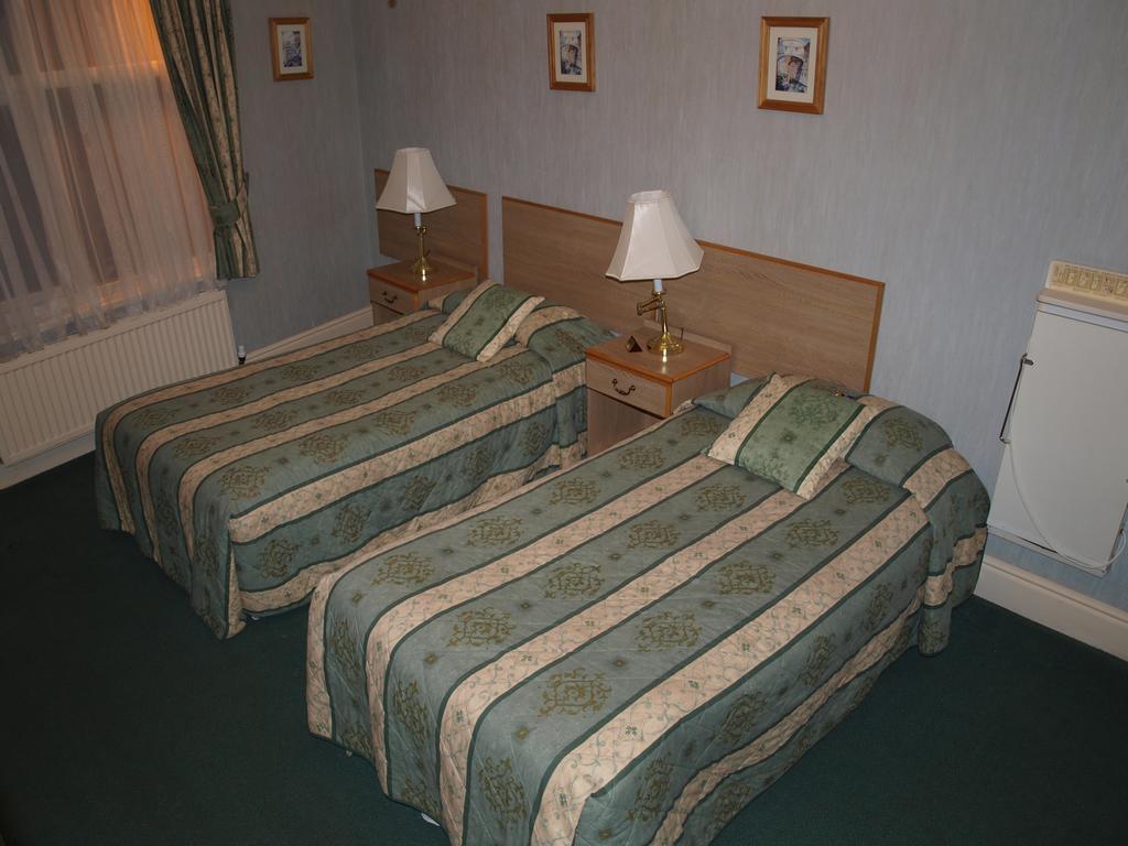 Villa Venezia Birkenhead Room photo